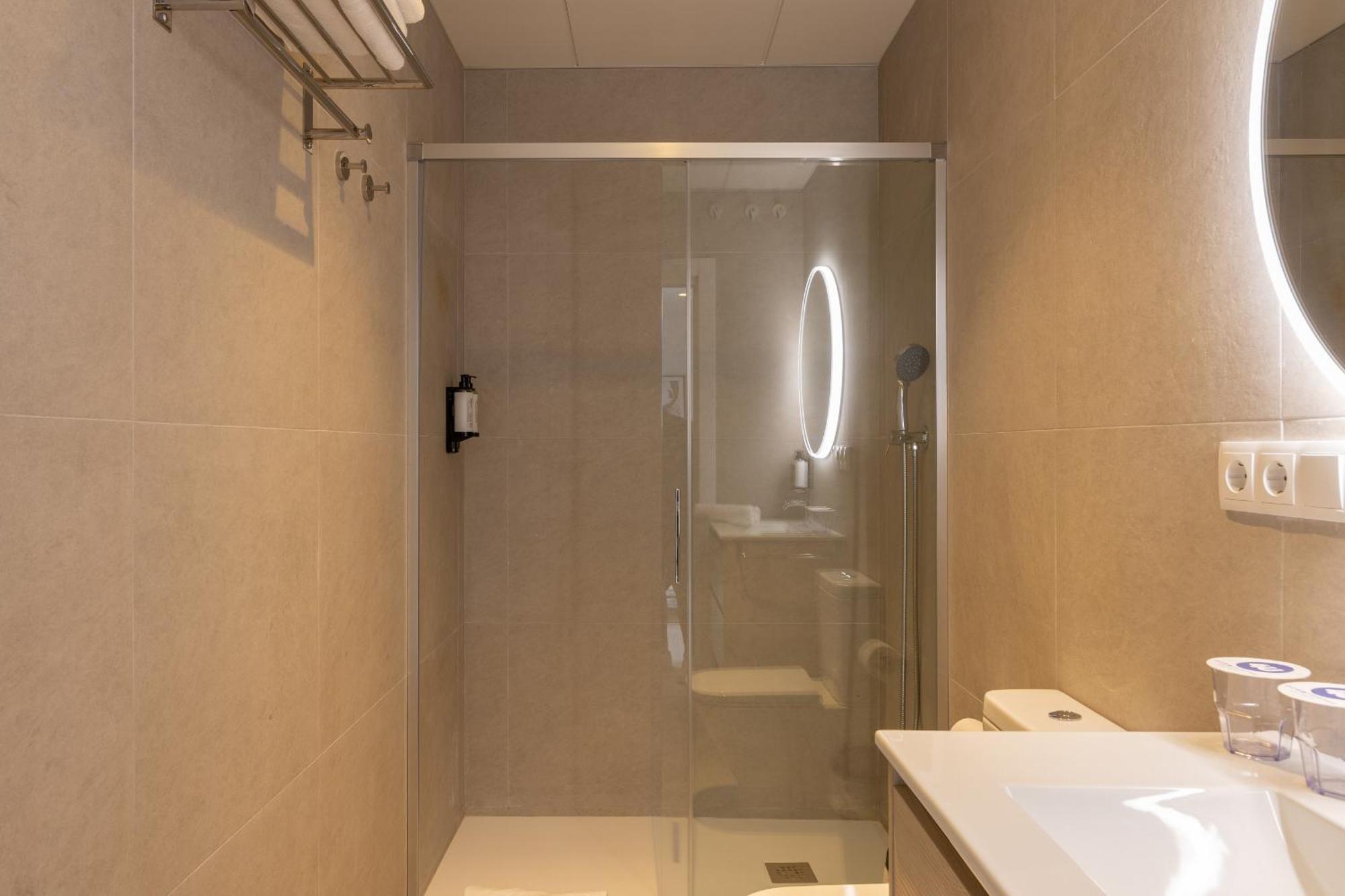 Dorm4You Arena Standar Junior Valencia Ngoại thất bức ảnh